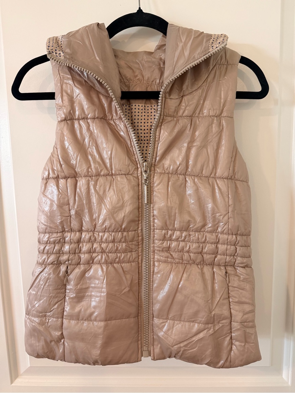 Sleeveless Quilted Hooded Vest in Beige Taup